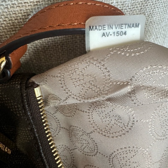 Michael Kors Fulton Crossbody Bag Brown Monogram - Picture 9 of 17